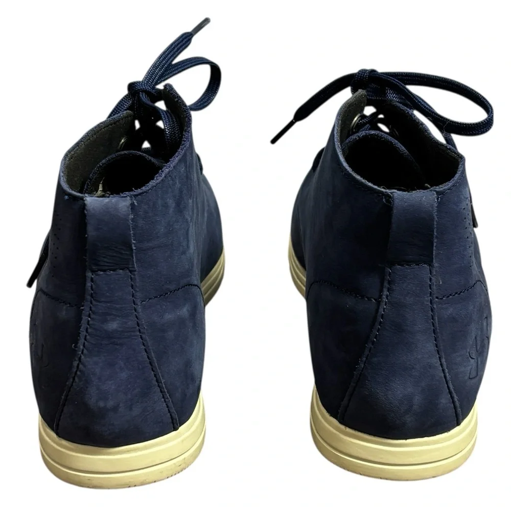 Under Armour‎ Youth Blue Coast Nubuck Chukka Boots - size 5.5Y